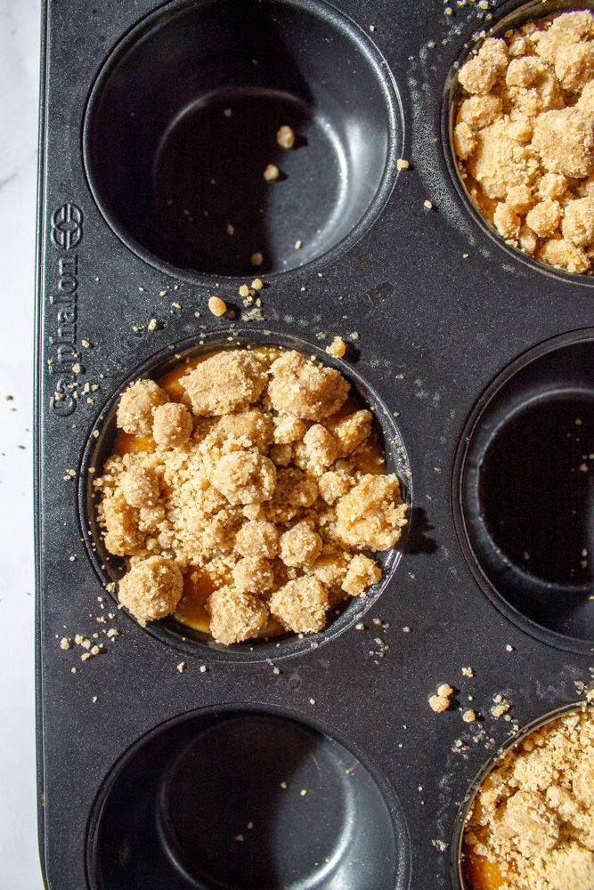 pumpkin crumb muffins