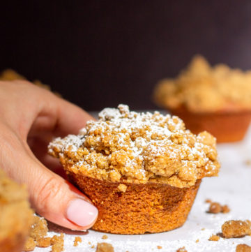 pumpkin crumb muffins