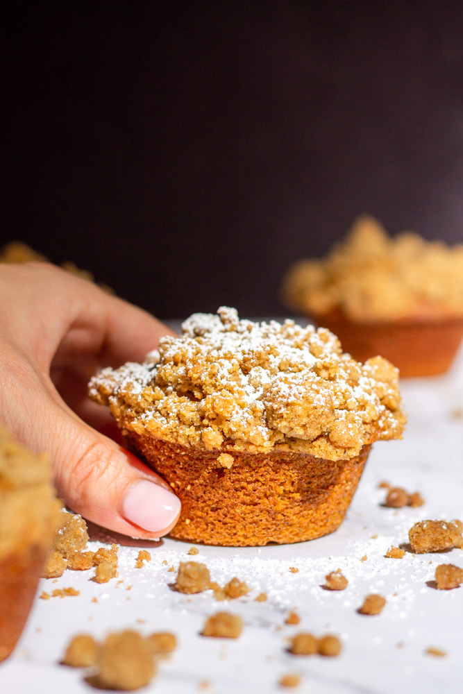 pumpkin crumb muffins