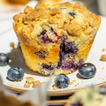 blueberry crumb muffins