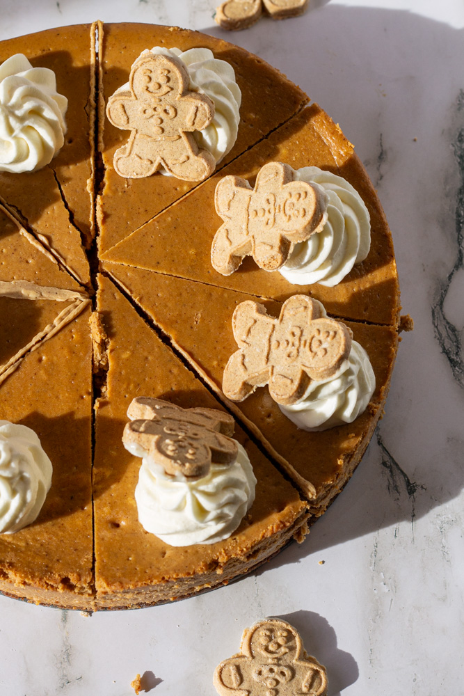 Gingerbread cheesecake