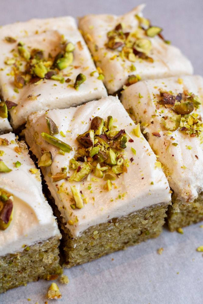 pistachio cake with cream cheese icing