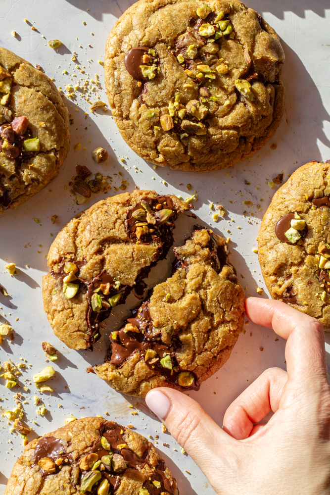 pistachio chocolate chip cookies