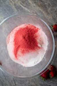 strawberry cake dry ingredients