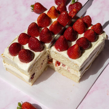 strawberry vanilla sheet cake